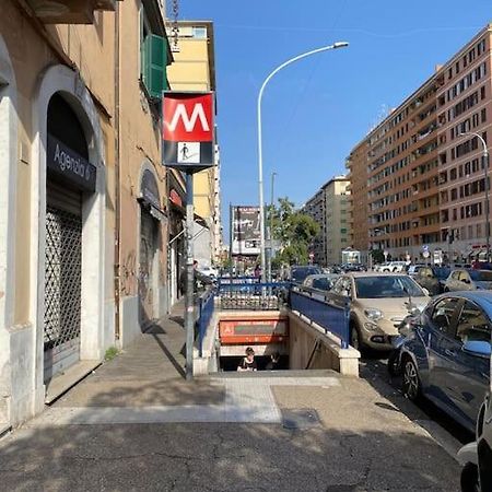 Ferienwohnung Luminoso Monolocale A 2 Passi Dalla Metro A Rom Exterior foto