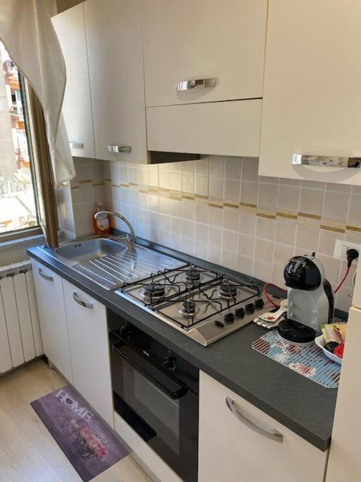 Ferienwohnung Luminoso Monolocale A 2 Passi Dalla Metro A Rom Exterior foto