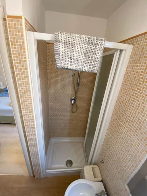 Ferienwohnung Luminoso Monolocale A 2 Passi Dalla Metro A Rom Exterior foto